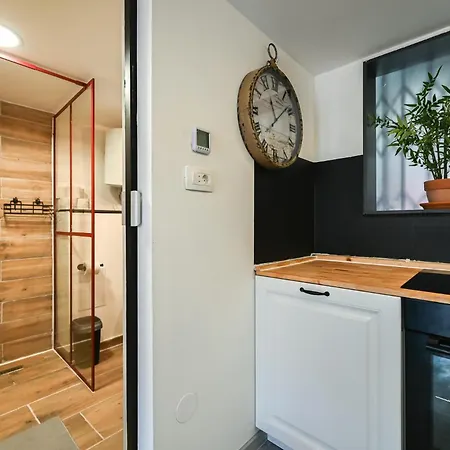 Apartma N'poznam Zupa アパート