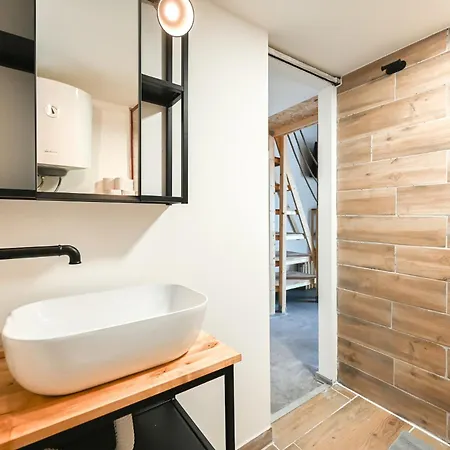 Apartma N'poznam Zupa アパート *